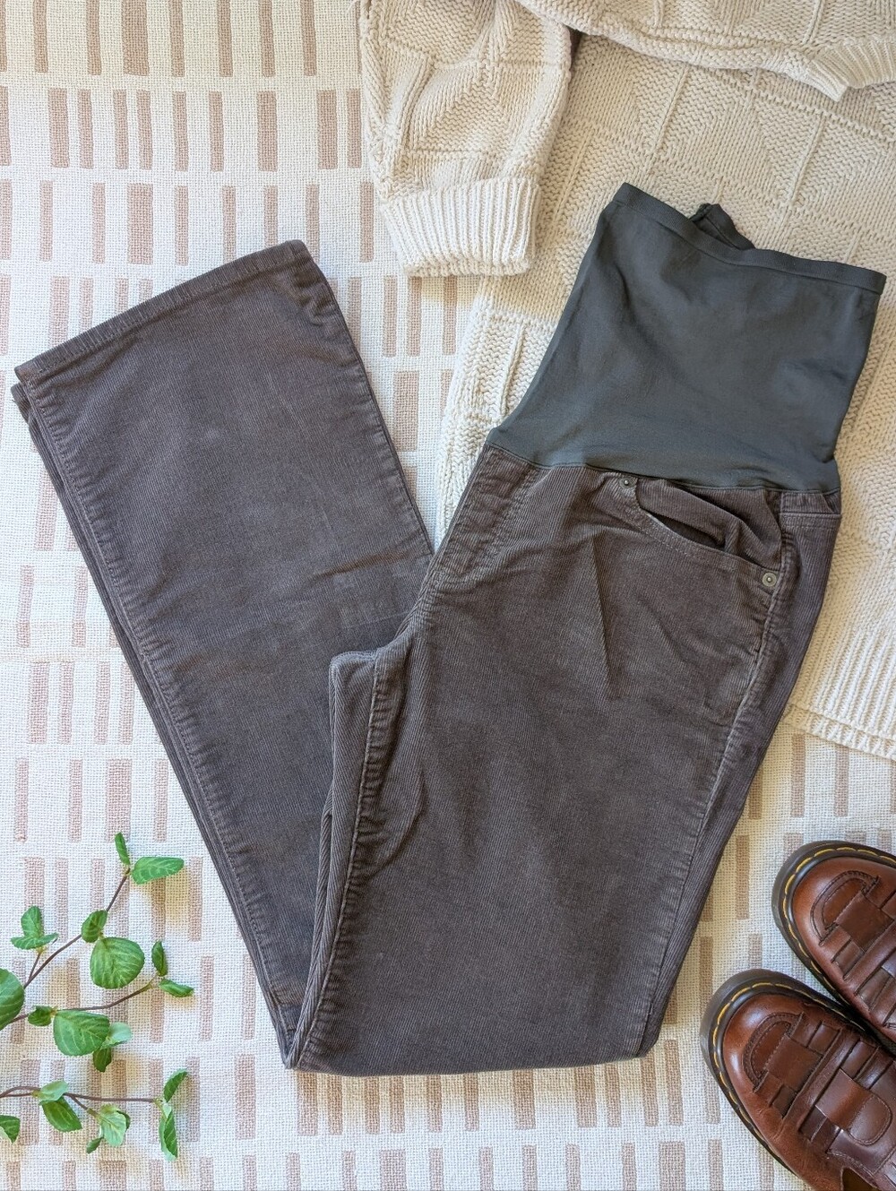 GAP | Sexy Boot | Over the Bump Maternity Pant Corduroy